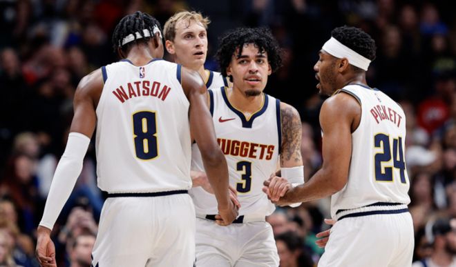 的侧投与伸 的侧投与伸